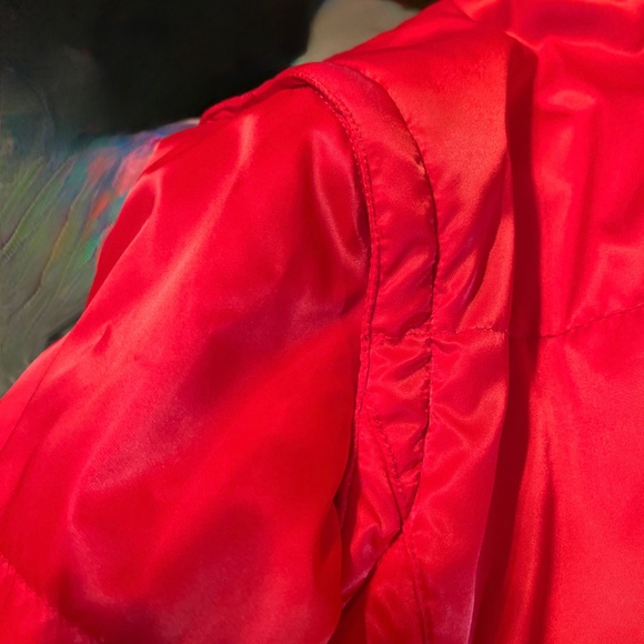 Used NIKE Women's RED Puff Jacket Size (S/P) 4-6 - Removable Sleeves w/Hoodie - Picture 4 of 10